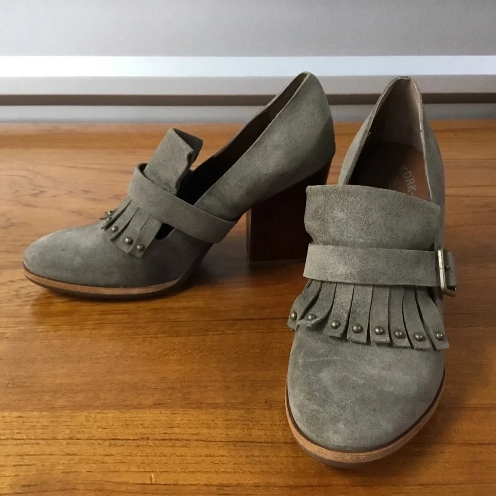 Kork-Ease Prim Mosto Suede Kiltie Pump Heel K63422 Women Size 7.5 Khaki Gray